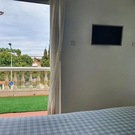 Atico En Puerto Marina Apartment เบนัลมาเดนา ภายนอก รูปภาพ