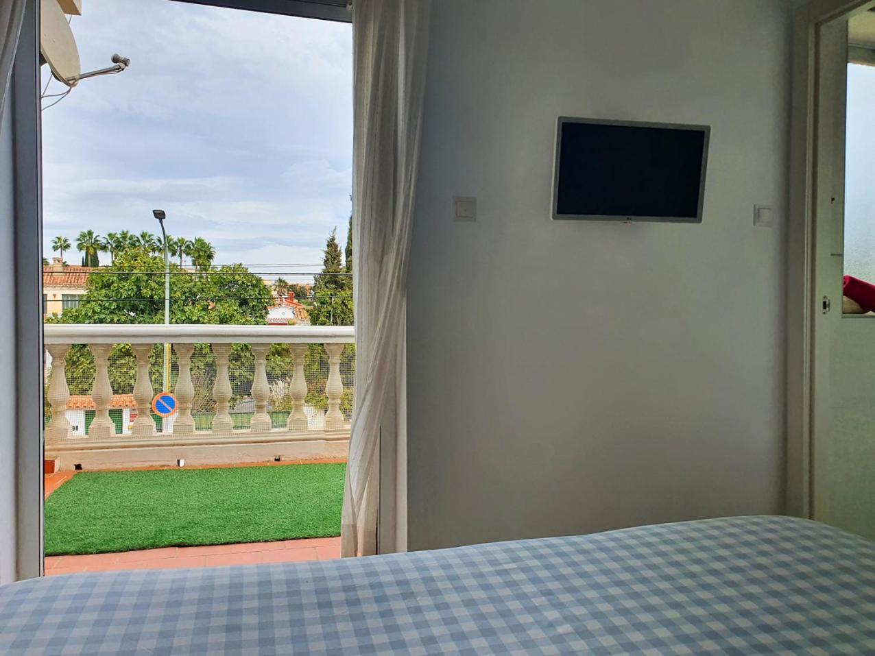 Atico En Puerto Marina Apartment เบนัลมาเดนา ภายนอก รูปภาพ